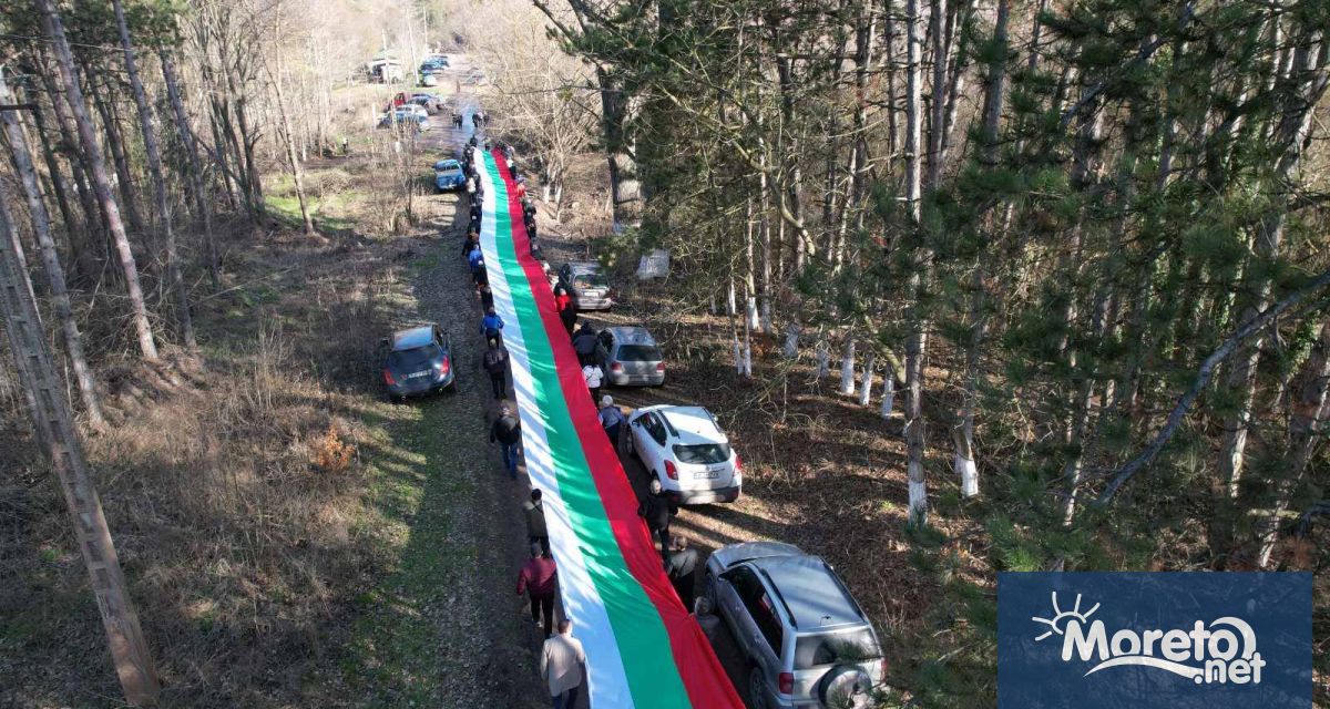 Край суворовското село Николаевка на Богоявление бе разпънато внушително 100