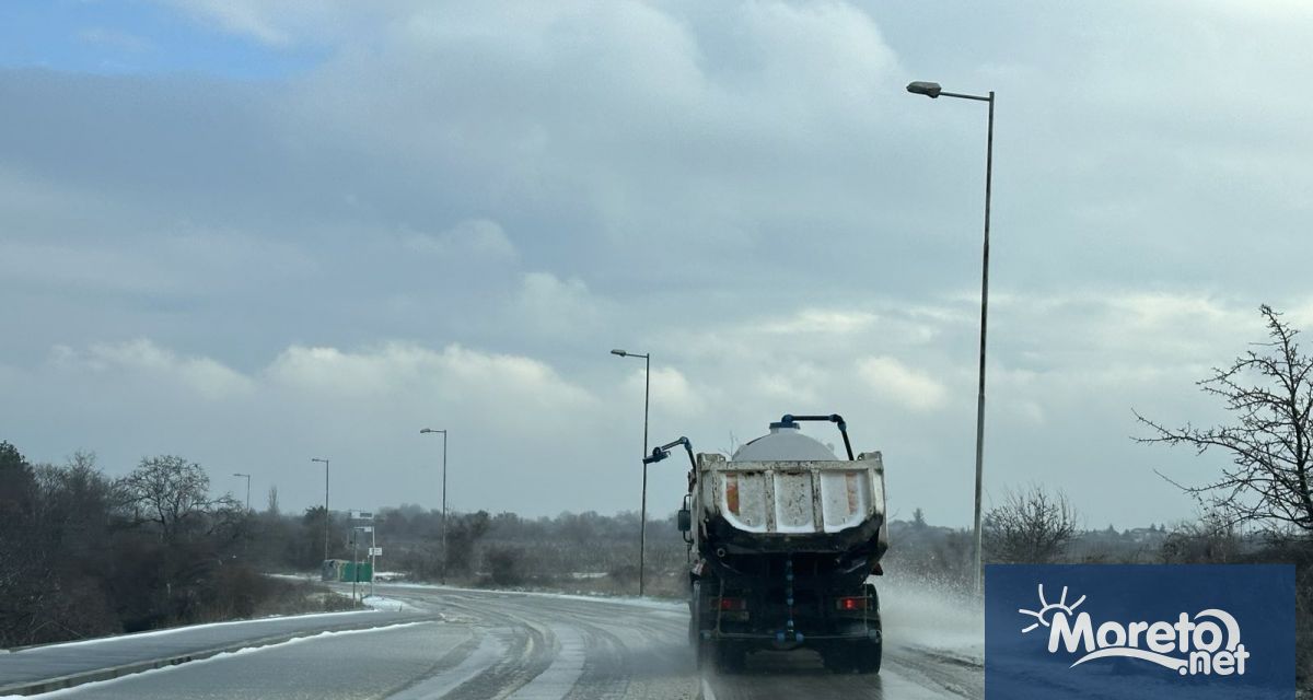 10 машини са на терен във Варна и обработват с