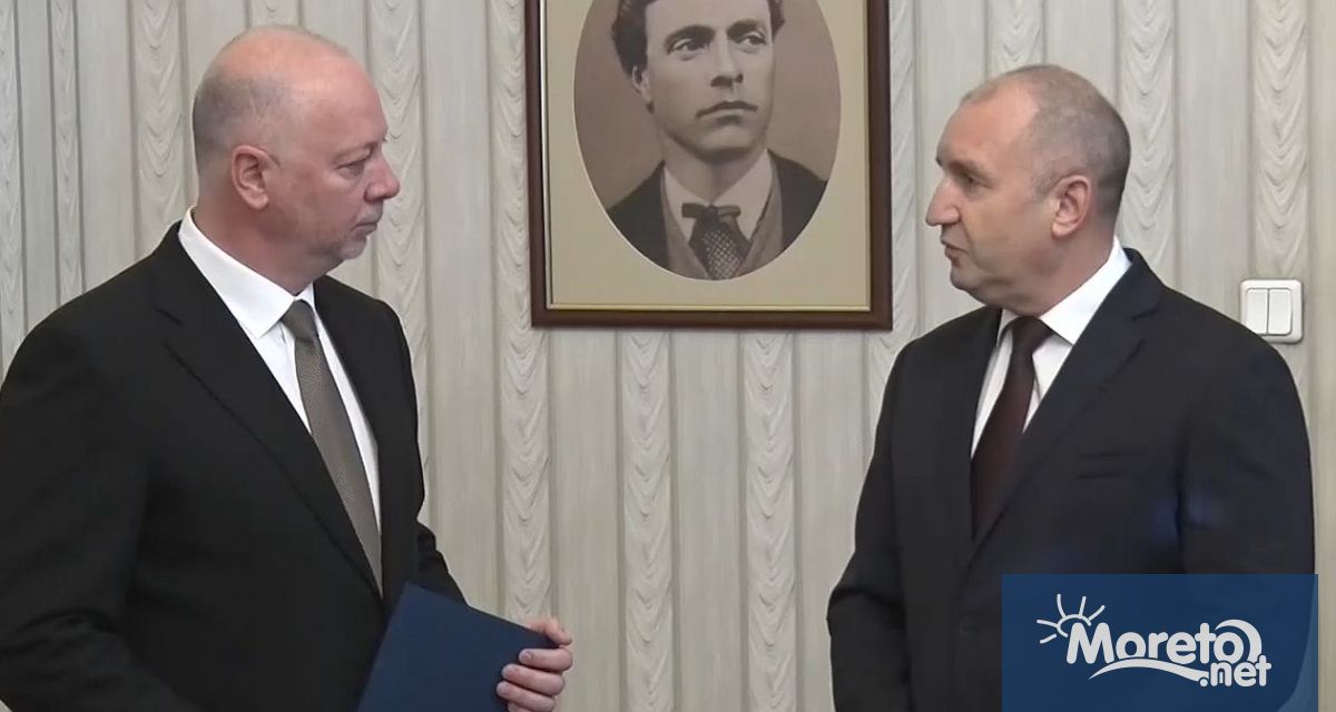 Премиерът в оставка Росен Желязков прие и веднага върна на