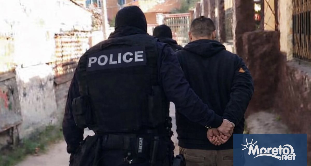 Мъж разпространяващнаркотични вещества е задържан при специализирана полицейска операция във