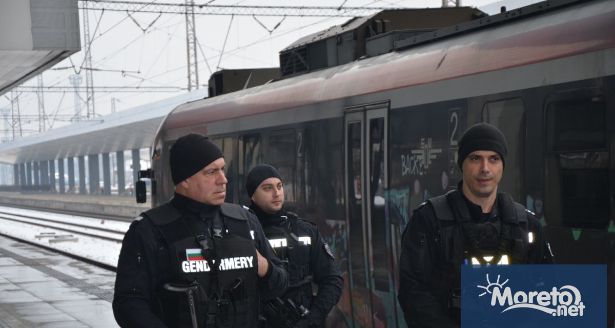 От тази сутрин в железопътния транспорт в България се провежда