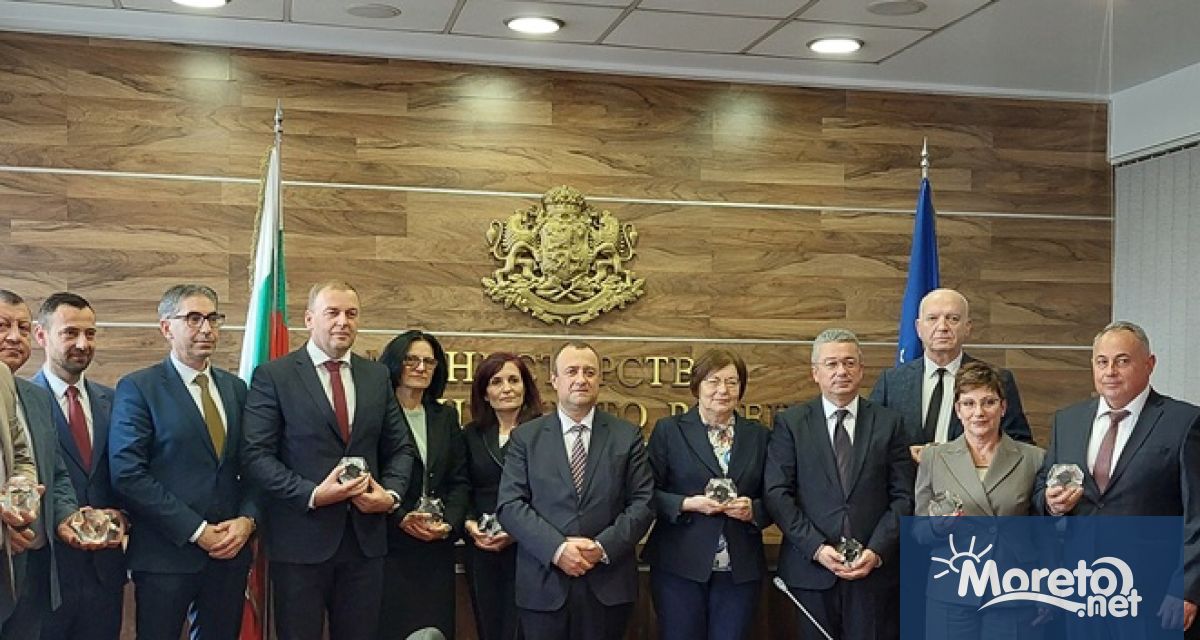 Седемнадесет български общини получиха Етикет за иновации и добро управление