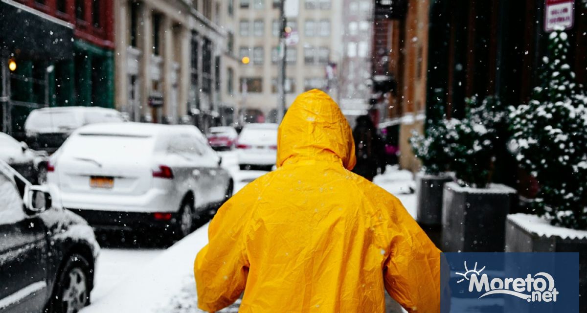 Най малко 30 души са загинали след като мощна зимна