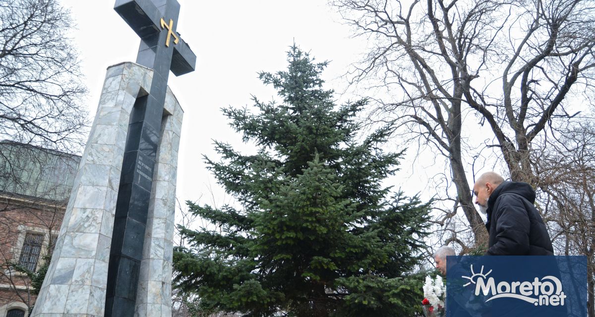 Варненци се поклониха пред паметта на жертвите на комунистическия режим