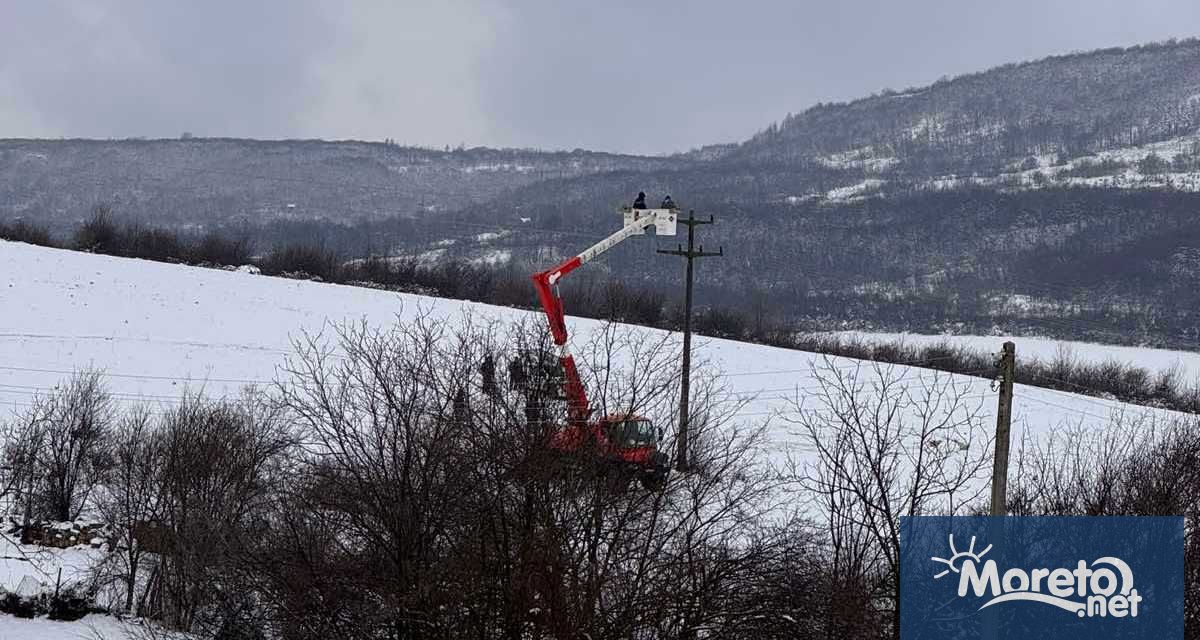Обилните снеговалежи и силният на моменти ураганен вятър в Североизточна