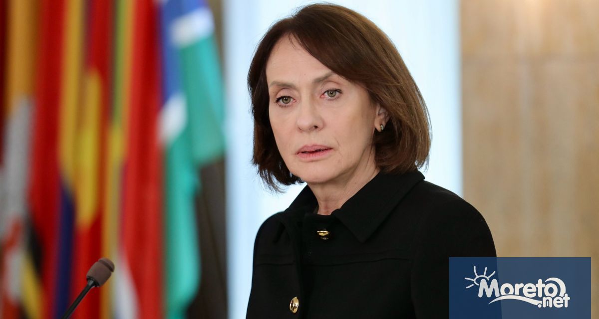 Служебният външен министър Надежда Нейнски е провела телефонен разговор със