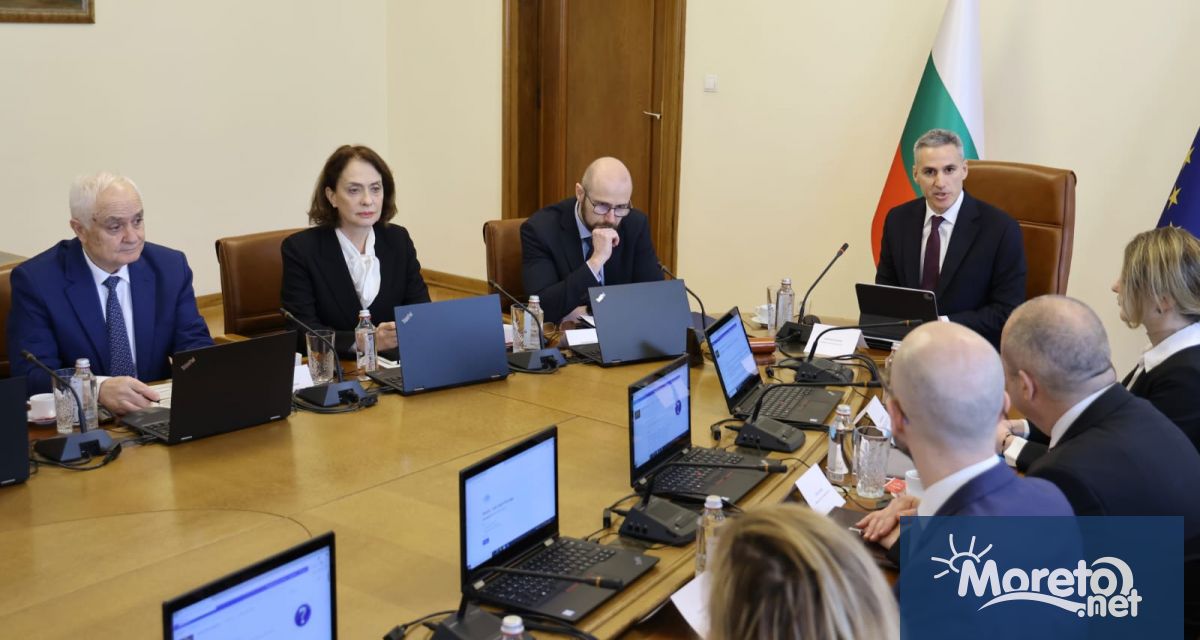 Преди два месеца гледахме напред с идеи Днес гледаме назад