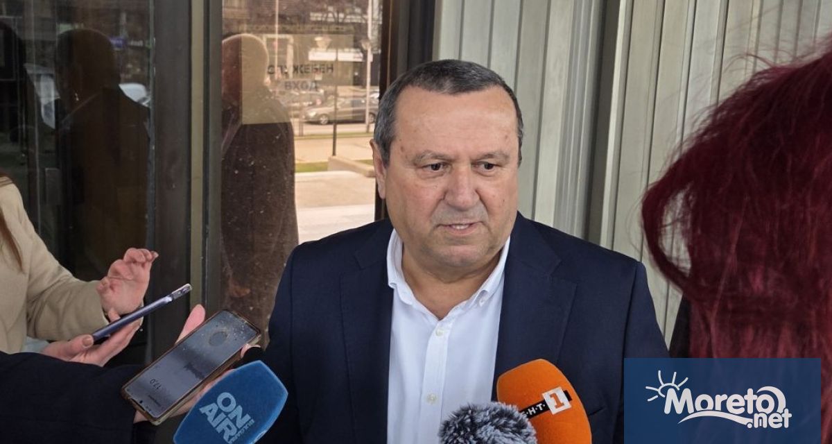 Всеки ден в Министерството на труда и социалната политика постъпват