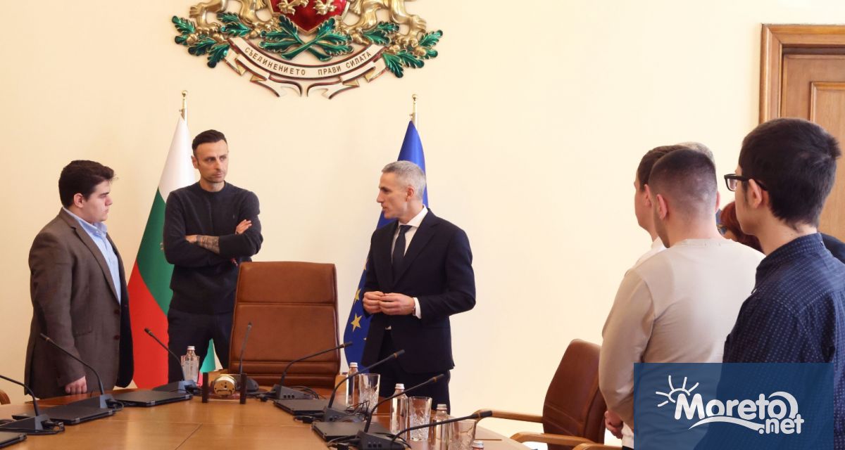 Ученици от Професионалната гимназия по транспорт в Бургас влязоха в