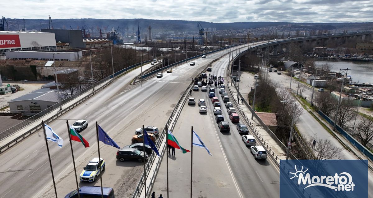 Движението по Аспарухов мост е възстановено след като около 12 00