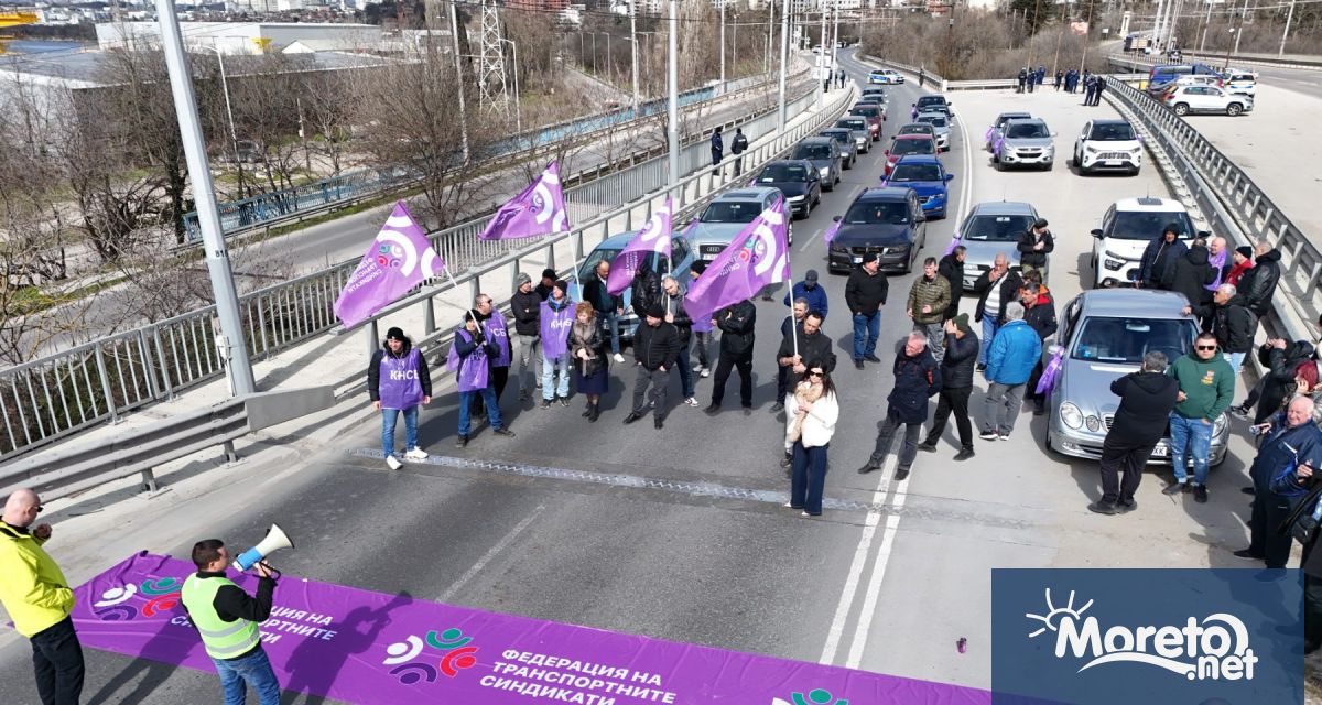 Протестиращи служители на Градски транспорт – Варна блокираха едното платно