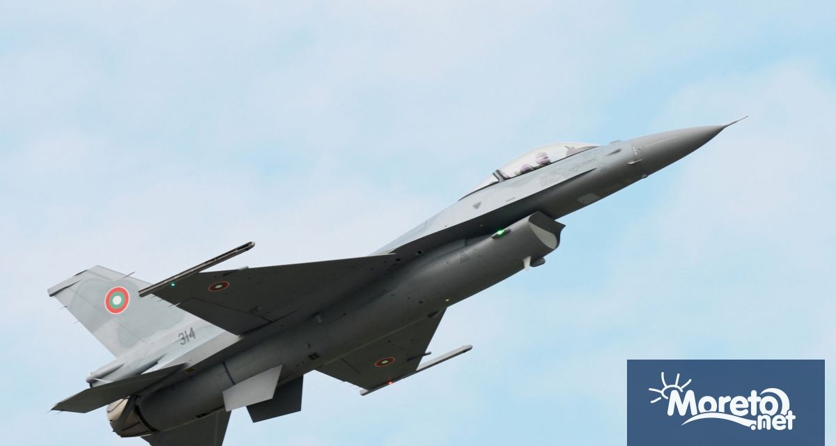 Български многоцелеви изтребители F 16 проведоха учебно тренировъчни полети на летище Васил