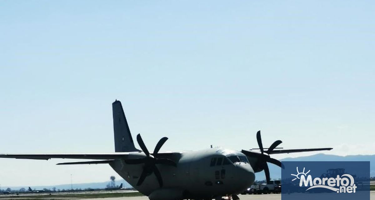 Екипаж от Военновъздушните сили със самолет C 27J Spartan осигури въздушен