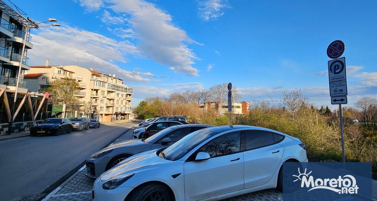 Новоизгаденият паркинг на ул Д р Любен Попов до спирка Почивка