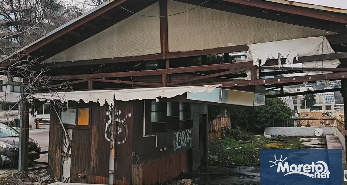 За опасна пустееща и силно компрометирана крайбрежна постройка в района