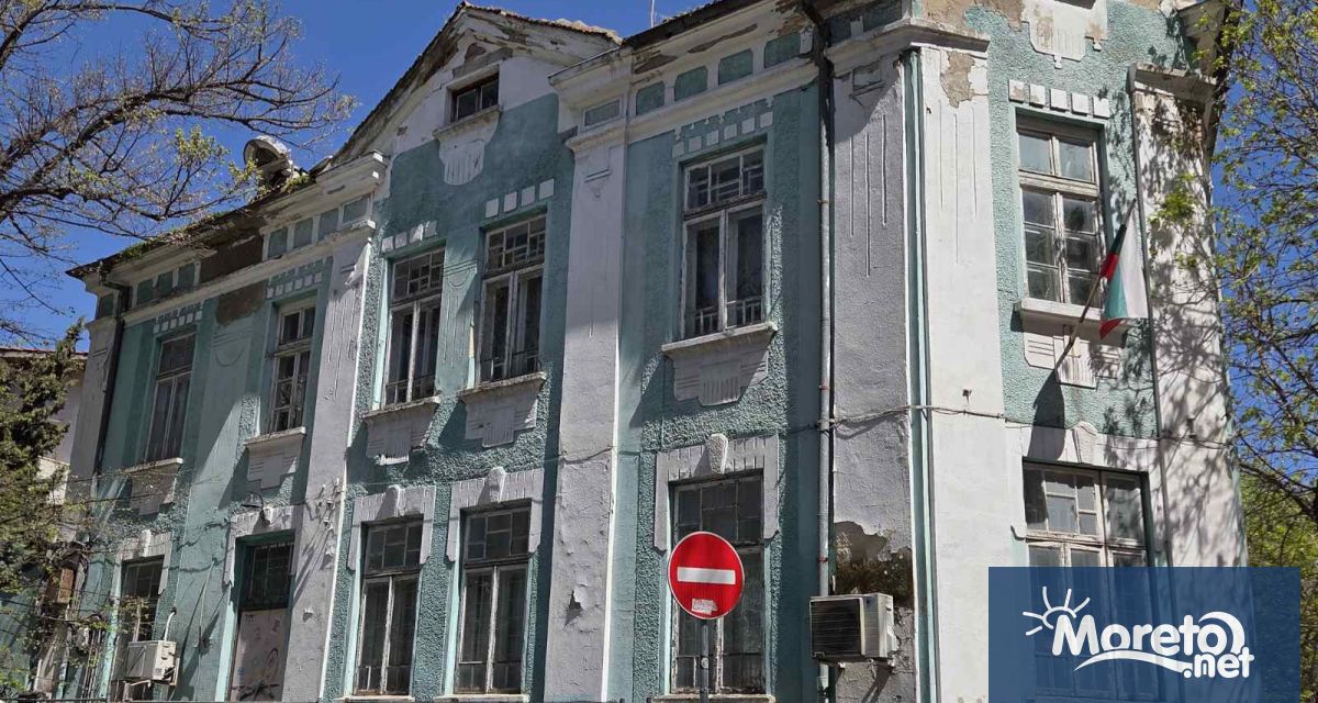 Всяка година десетки опасни архитектурни паметници във Варна стават обект