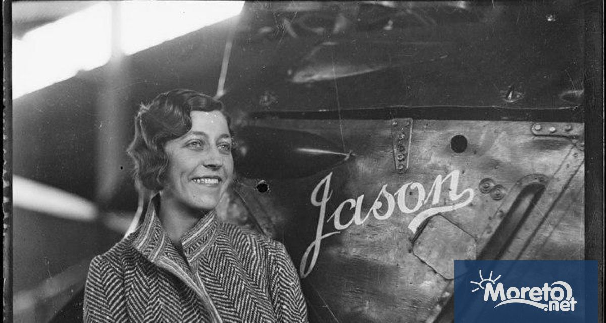 На 5 май 1930 г една млада жена излита от