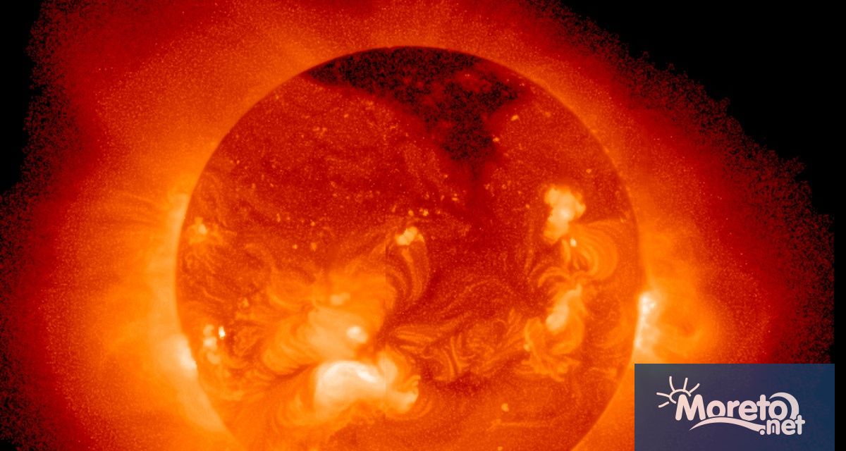 За по малко от денонощие Слънцето е изхвърлило три вълни от