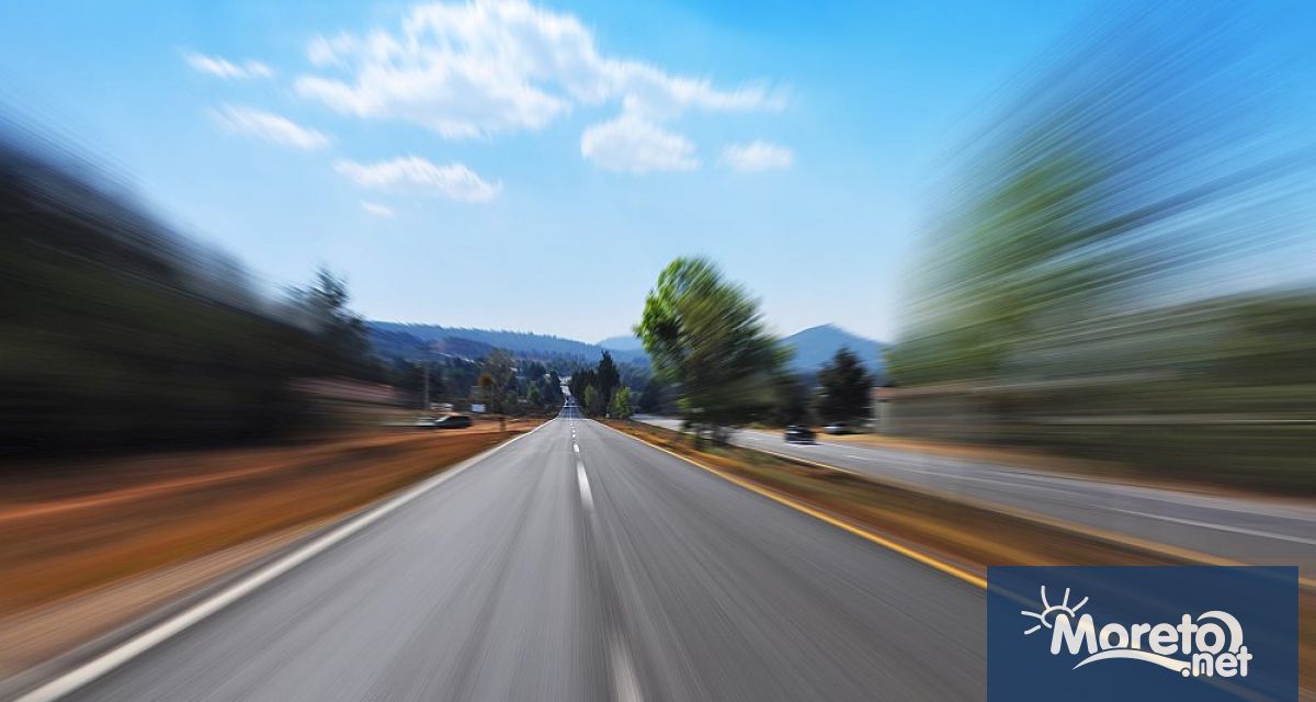 Шофьор на лек автомобил реши да покаже уменията си на