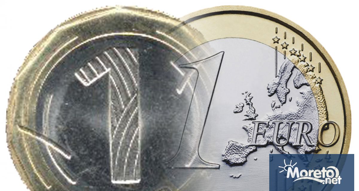 Във връзка с приемането на еврото в България Народното събрание