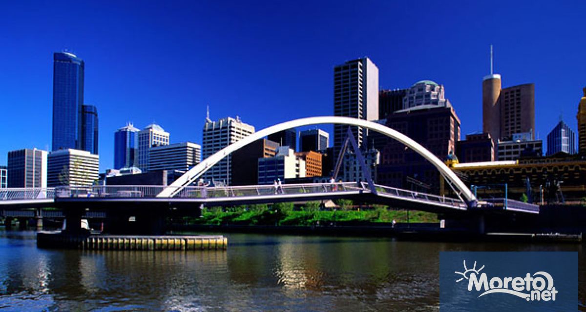 Австралия обяви че отваря границите за чужденци за пръв път