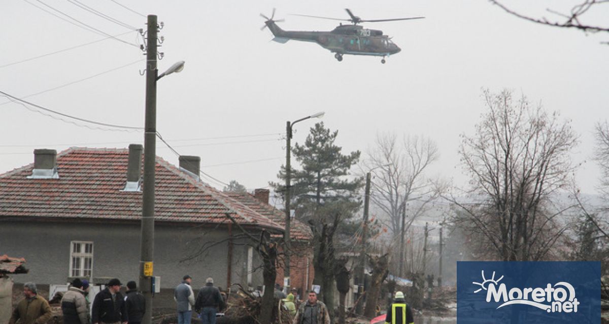С панихида и хвърляне на венци в реката почитат паметта
