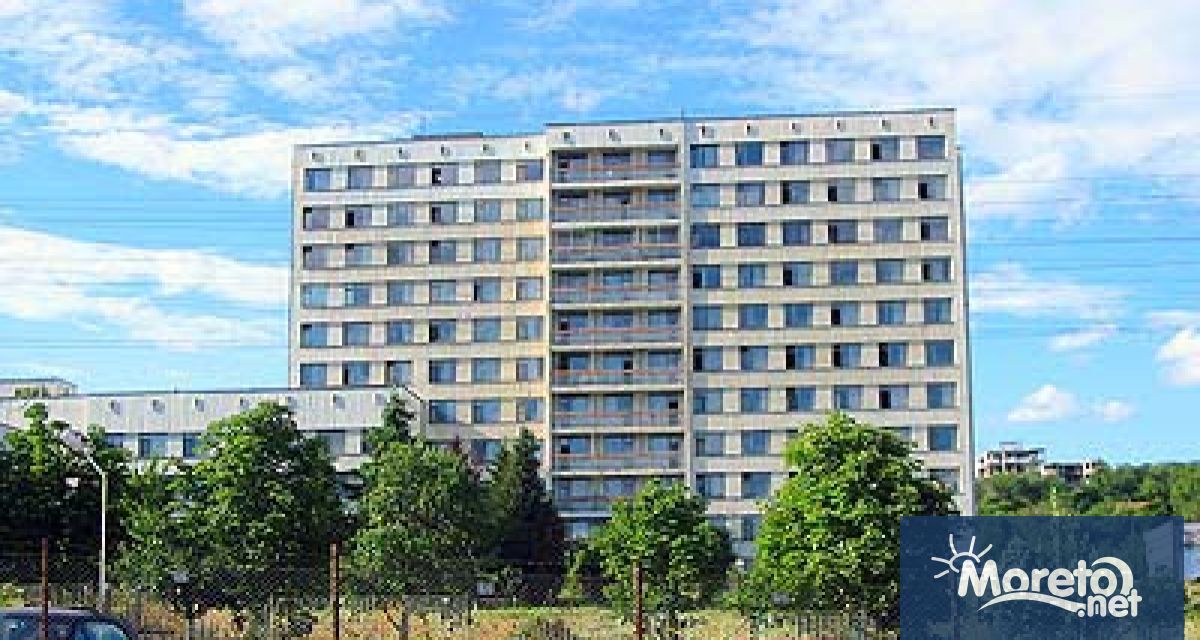 Все още са с опасност за живота бащата и синът