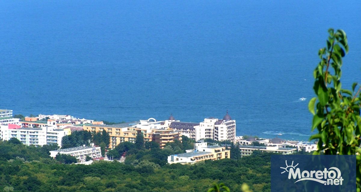 През летните месеци в курортните комплекси край Варна Златни