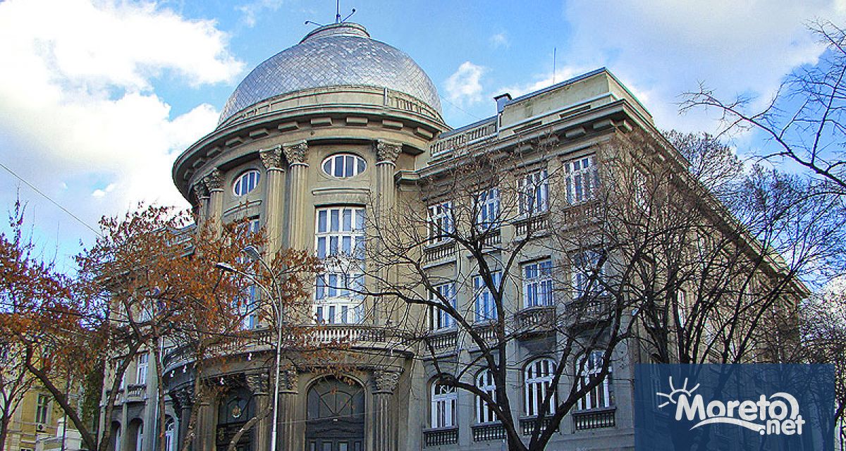 Командирът на Военноморските сили на Република Албания контраадмирал Аднанд Агастра