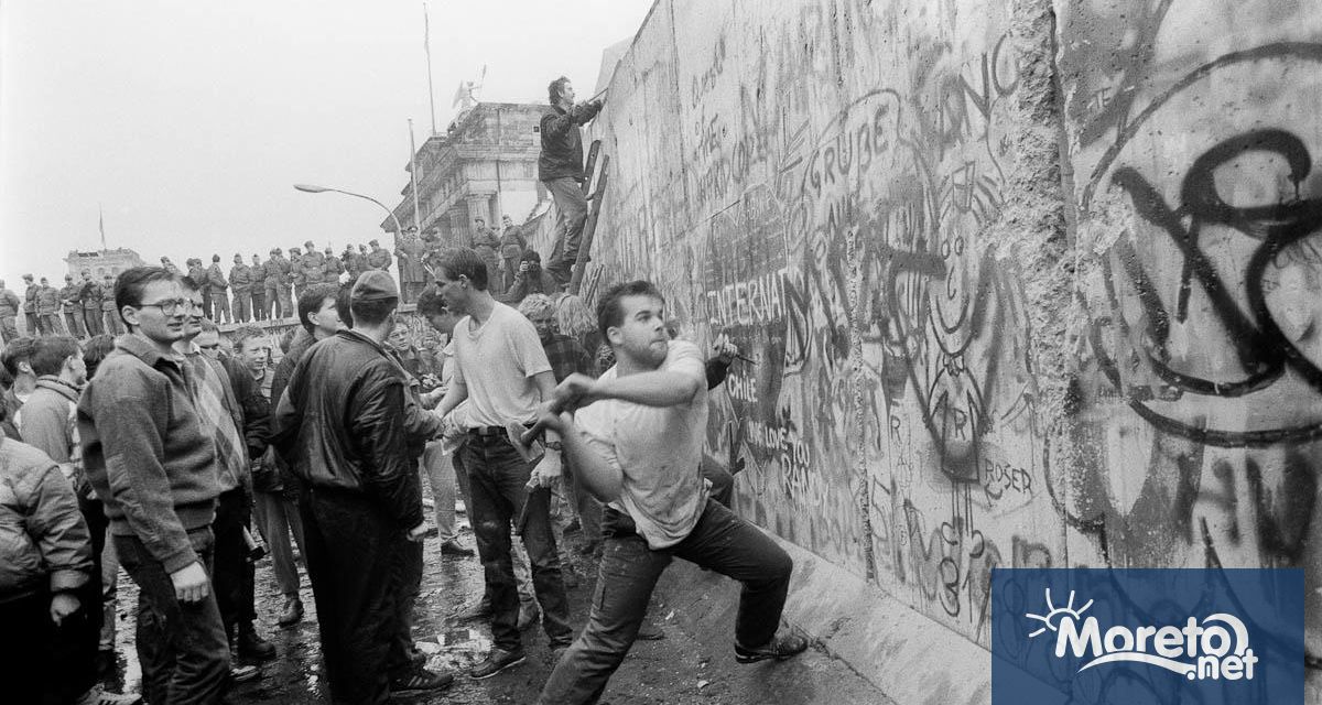 Днес се навършват 36 години от рухването на Берлинската стена