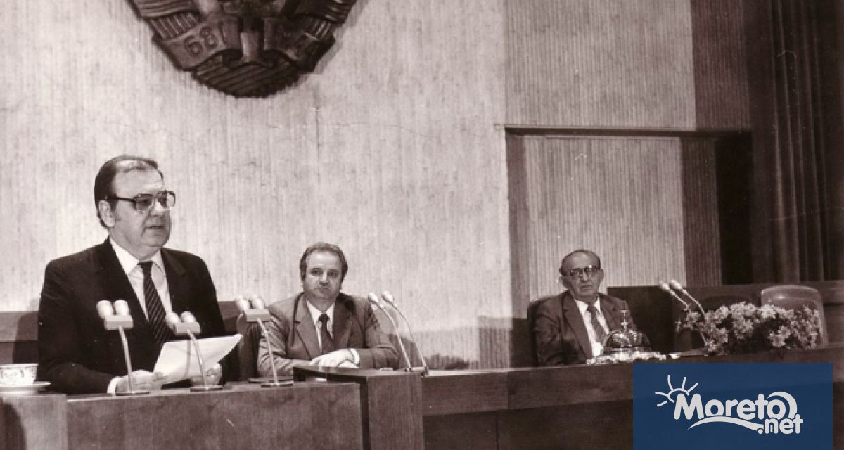 България отбелязва 36 години от падането на тоталитарния комунистически режим