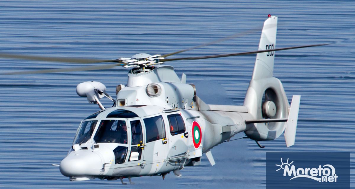 Военнослужещи и техника от състава на Военноморските сили и днес