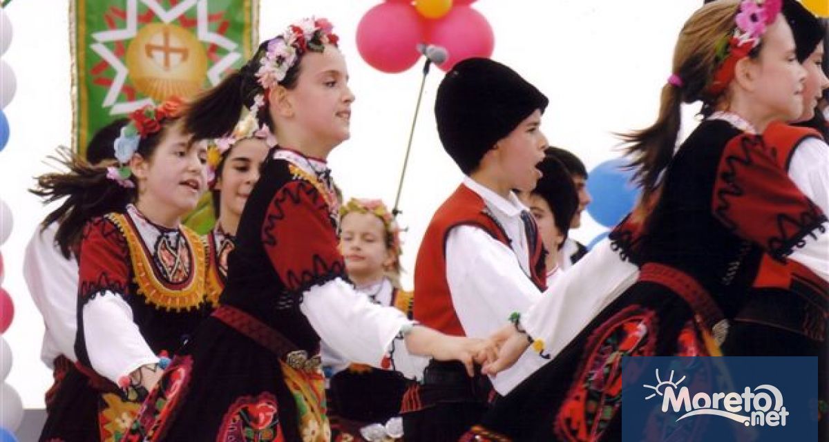 С нови книги и носии ще се сдобият читалищата в