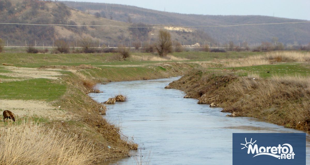 В резултат на валежи в събота ще има значителни повишения