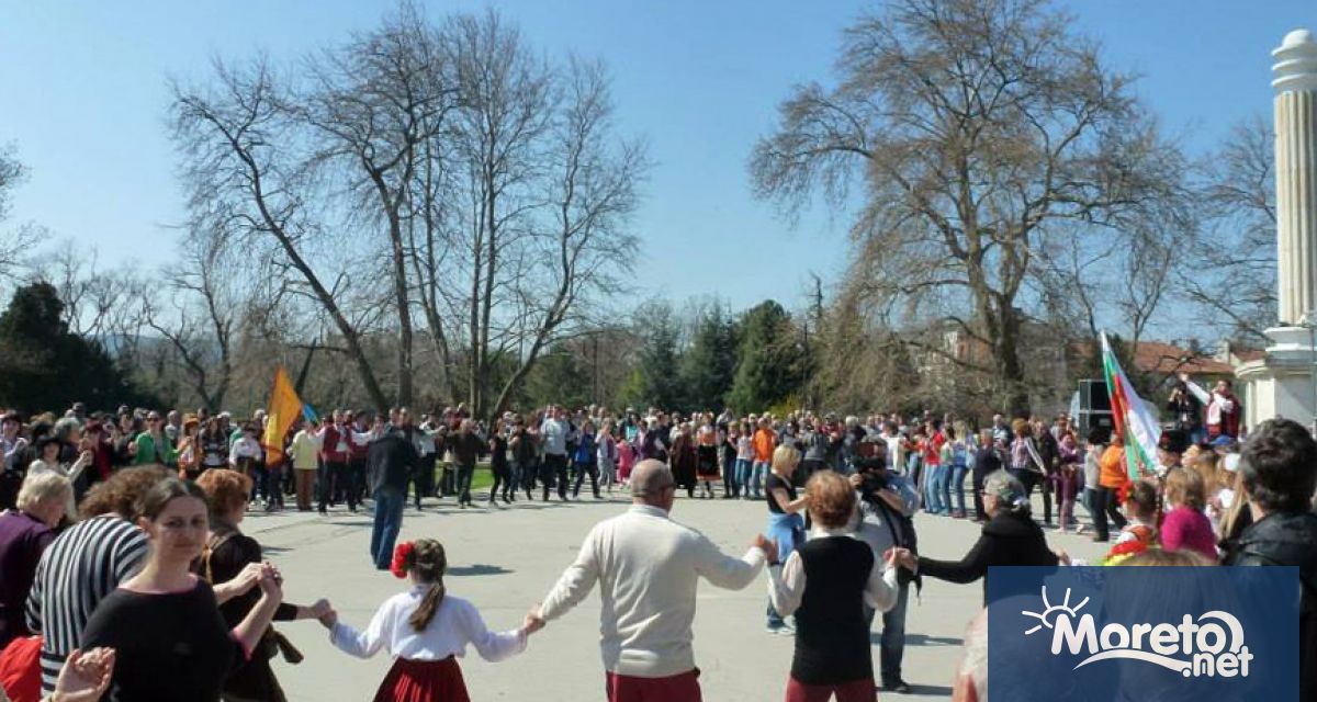 Община Варна съвместно с инициативата Хоро се вие извива ще
