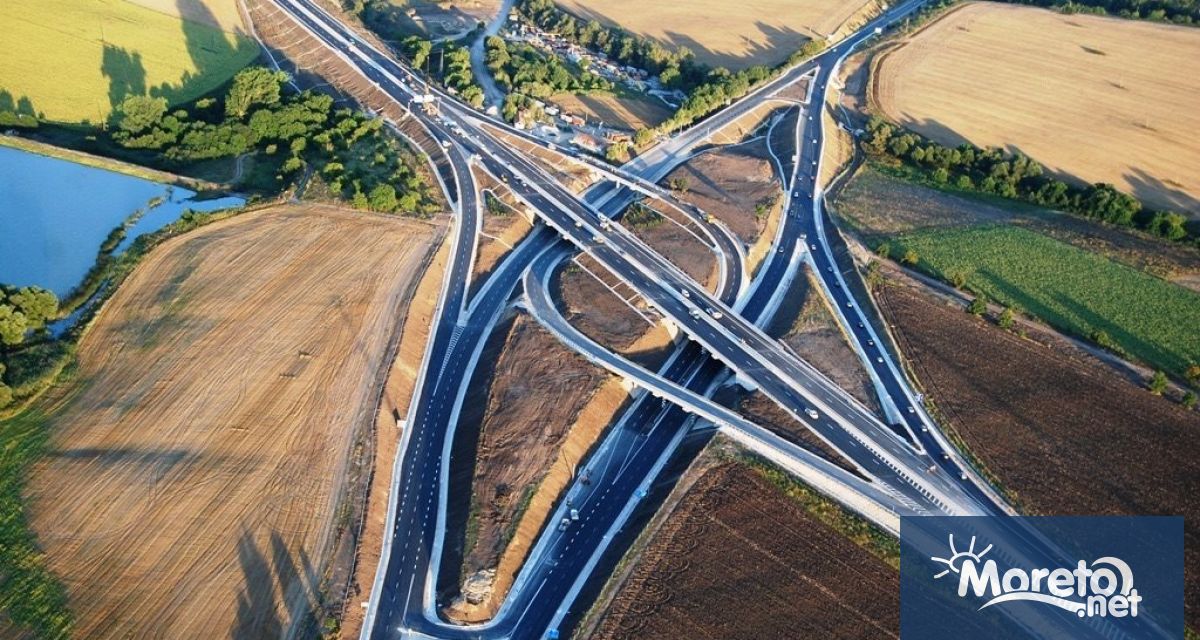 Ограничено е движението по пътен възел Шумен при 350 и км