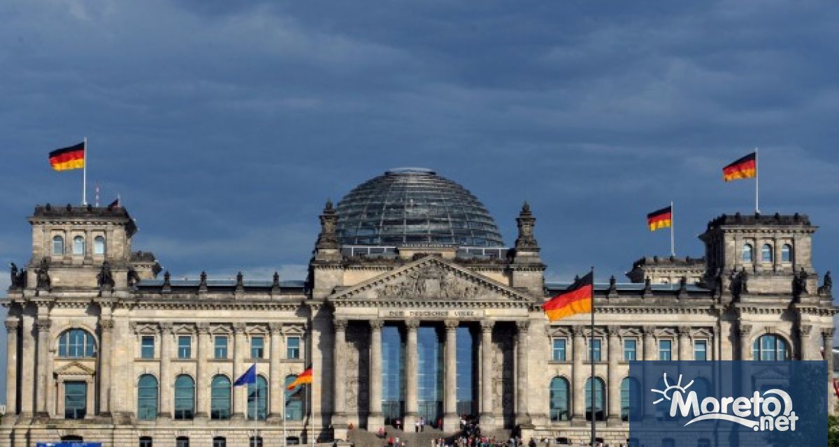 В Германия днес гласуват за Бундестаг долната камара на парламента Федералните