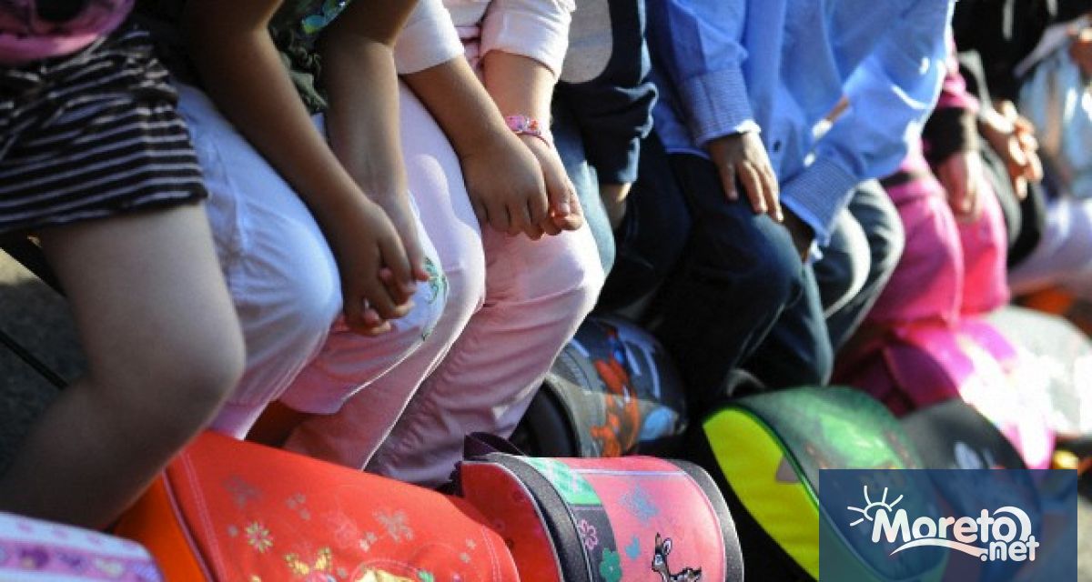 2331 училища отварят врати за да посрещнат учениците си на