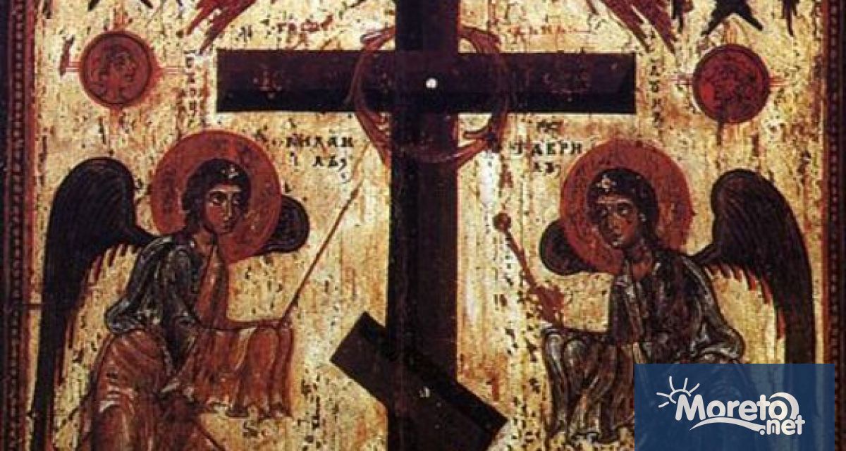 В народните вярвания Кръстовден се свързва с началото на есенния