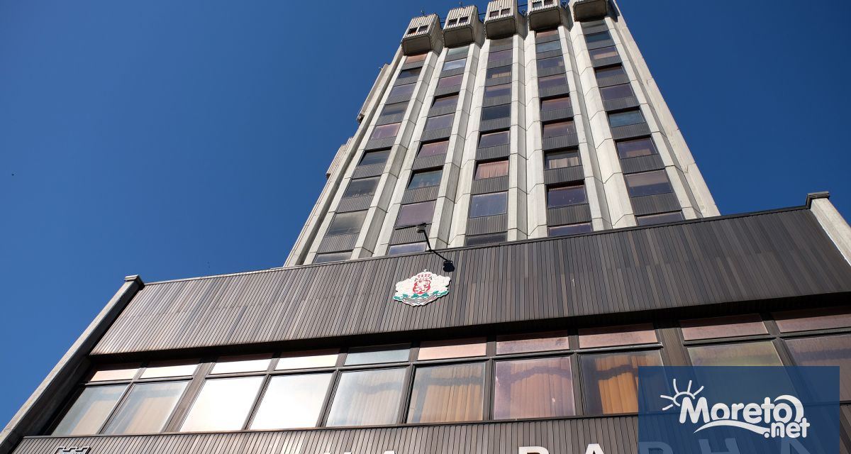 Гишетата за прием на документи и касите за плащане с