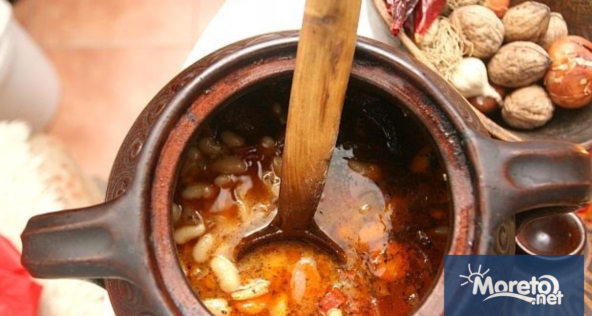 На 14 ноември се отбелязва Коледните заговезни или заговелки Така