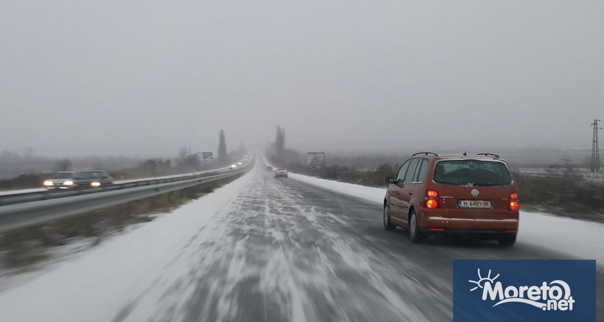 Засилен трафик се очаква днес и по пътищата в страната