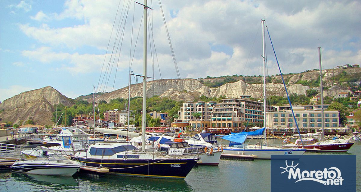 Кражба на 2 900 лв от рибарско корабче в Балчик