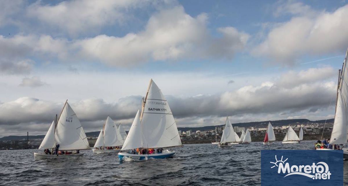 В акваторията на Варненското езеро пред ветроходна база Бриз този
