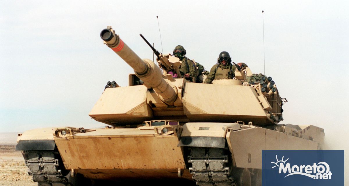 Неидентифицирани дронове прелетяха над френската военна база Мурмелон льо Гран през нощта