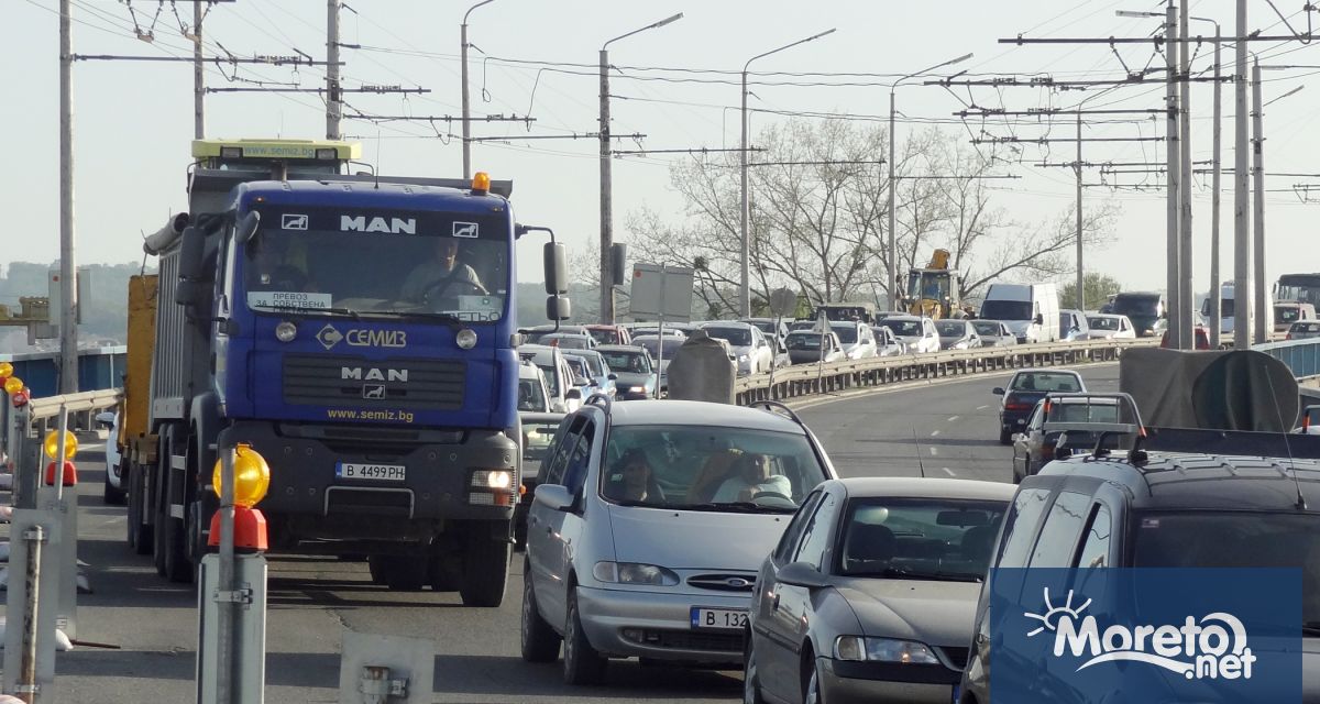 За огромно задръстване на Аспарухов мост в платното посока центъра