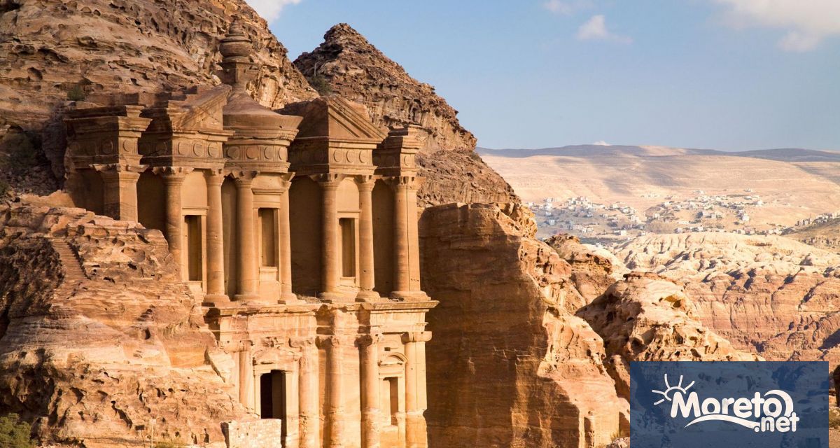 Туристическият поток към уникалния град Петра се възобновява, обявиха йорданските