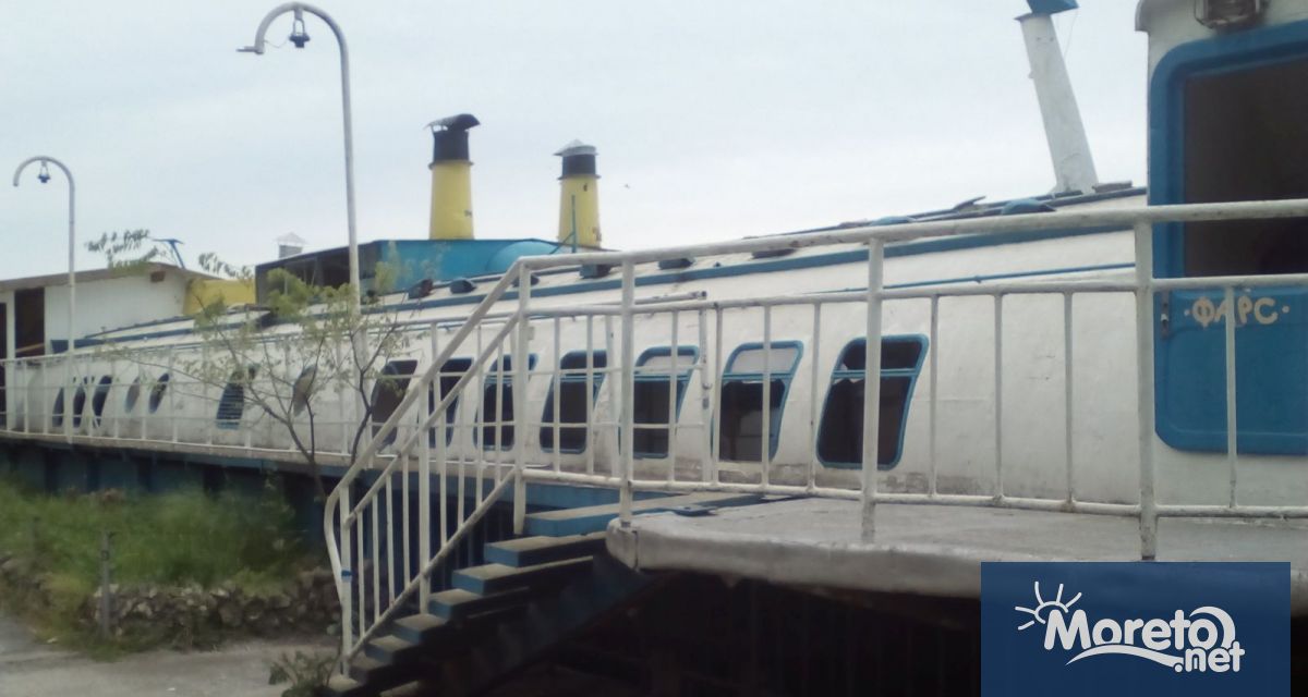 За премахване или спешно обновяване на ресторант комета в парка на