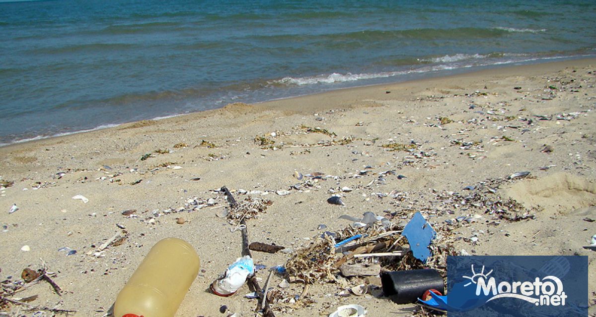 Почистване на труднодостъпните плажове Романтика“, Галата“, бреговата зона на местност