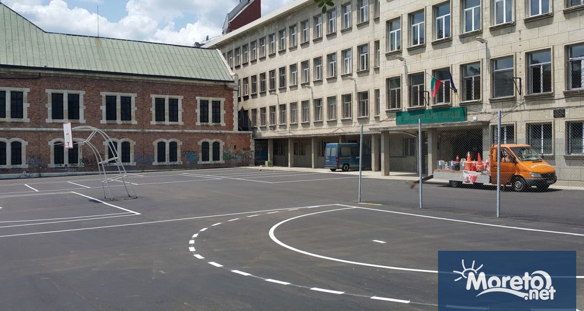 През летните месеци строително ремонтни дейности са извършени в 22 общински